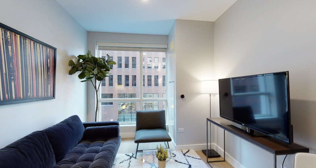 tour 1br 1ba 630sqft